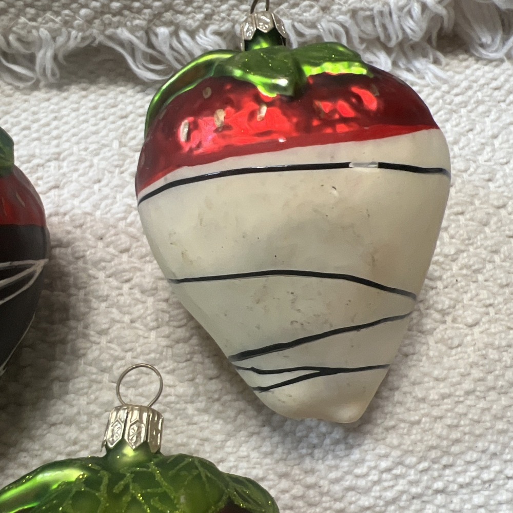 Dark White Chocolate Dipped Strawberry Christmas Ornaments Blown Glass Set Of 5 - Picture 5 of 16